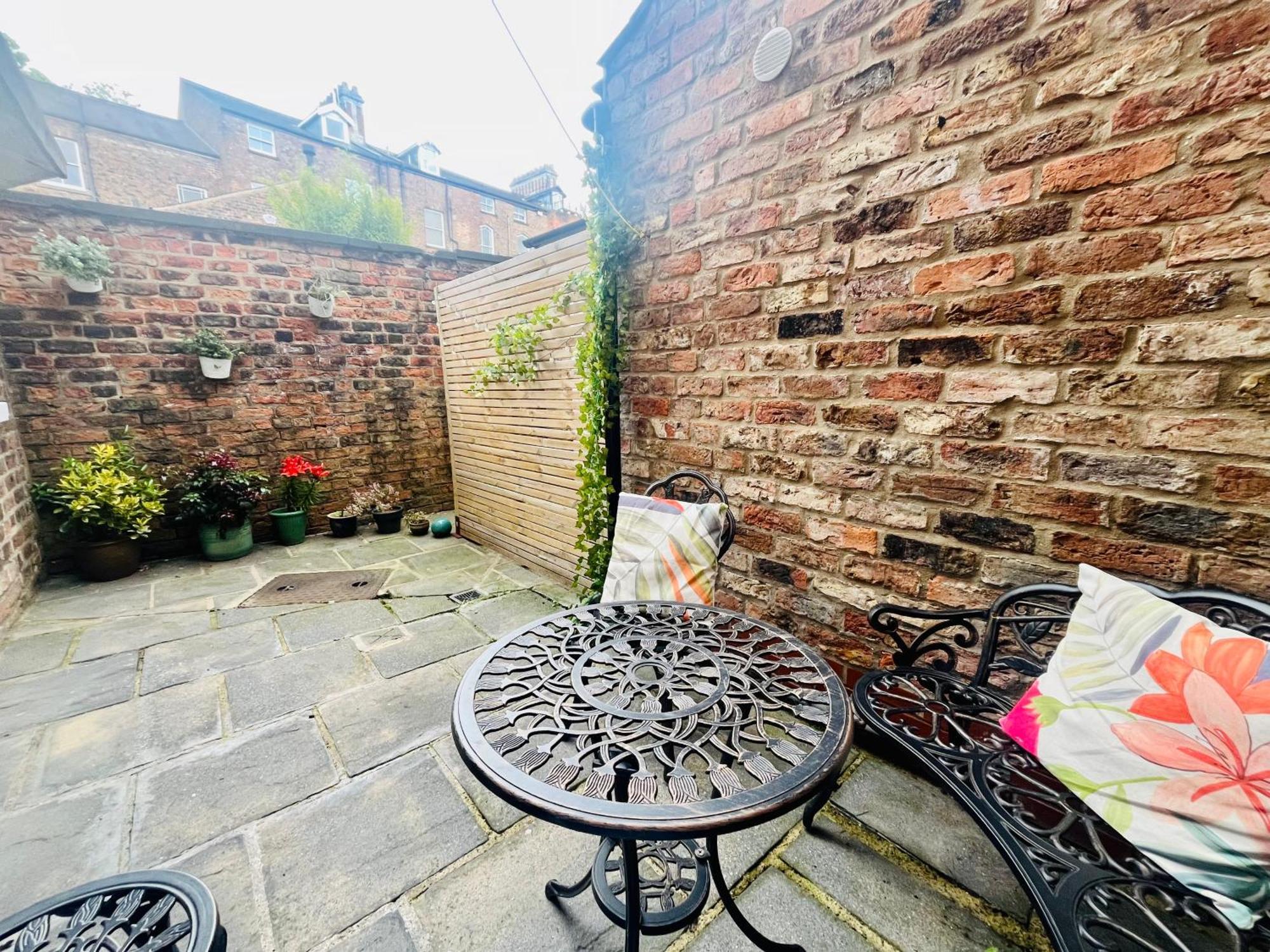 Bootham Apartment 32 - Free Parking - Five Minute Walk To York Minster ภายนอก รูปภาพ